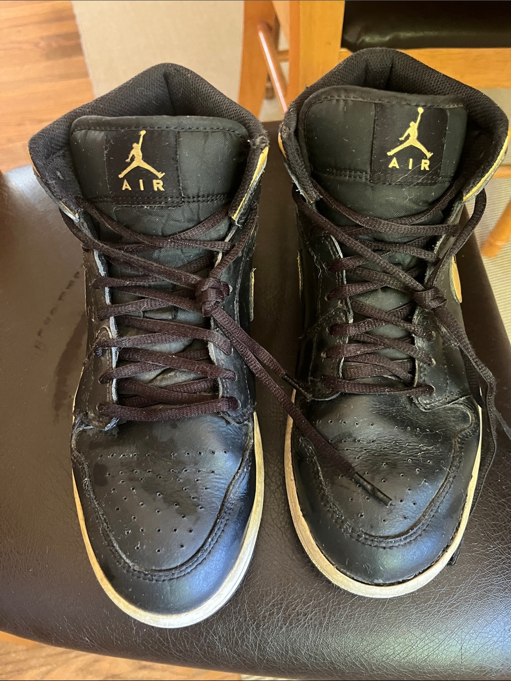 Nike air Jordan Black Sneakers with Gold Jumpman